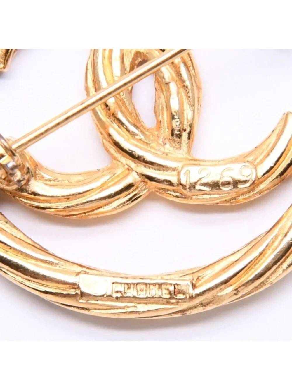 Chanel CC Logo Brooch Metal Round Gold